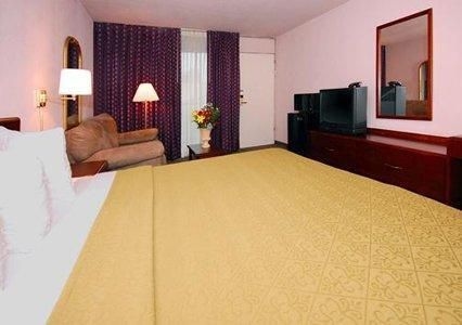 Quality Inn Meadowlands3