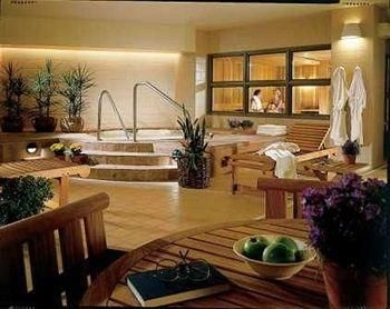 Peaks Resort3