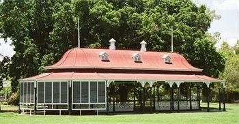 Park Motel Charters Towers1