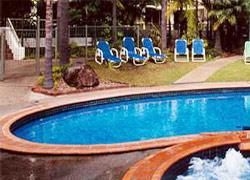 Holiday North Apartments4