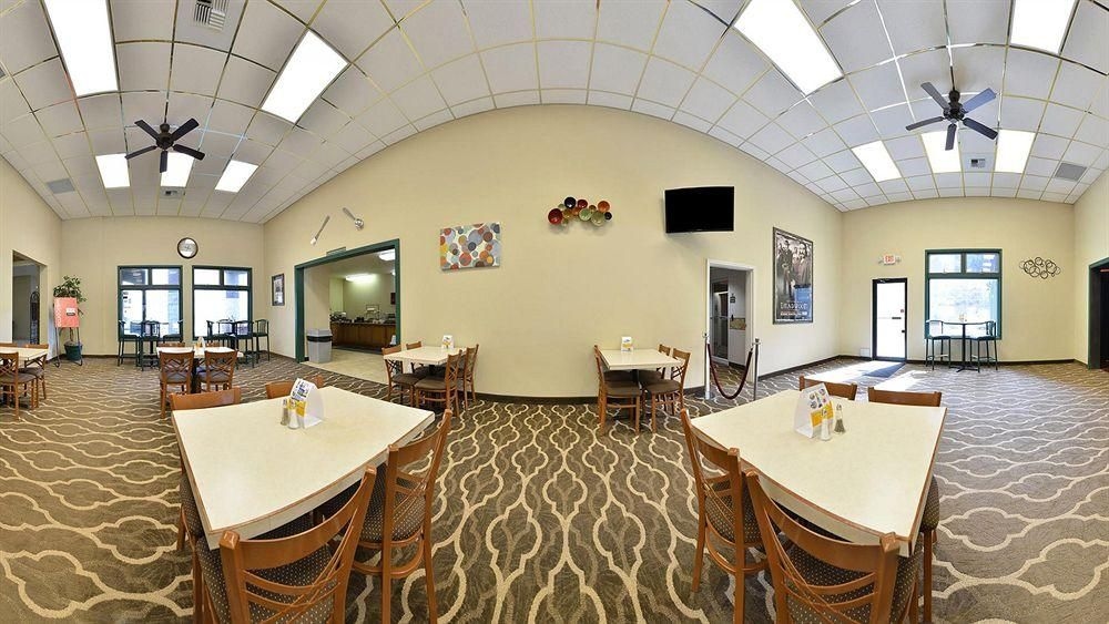 Comfort Inn0