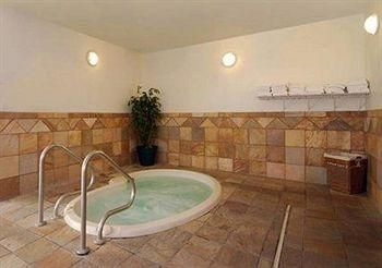 Comfort Inn3