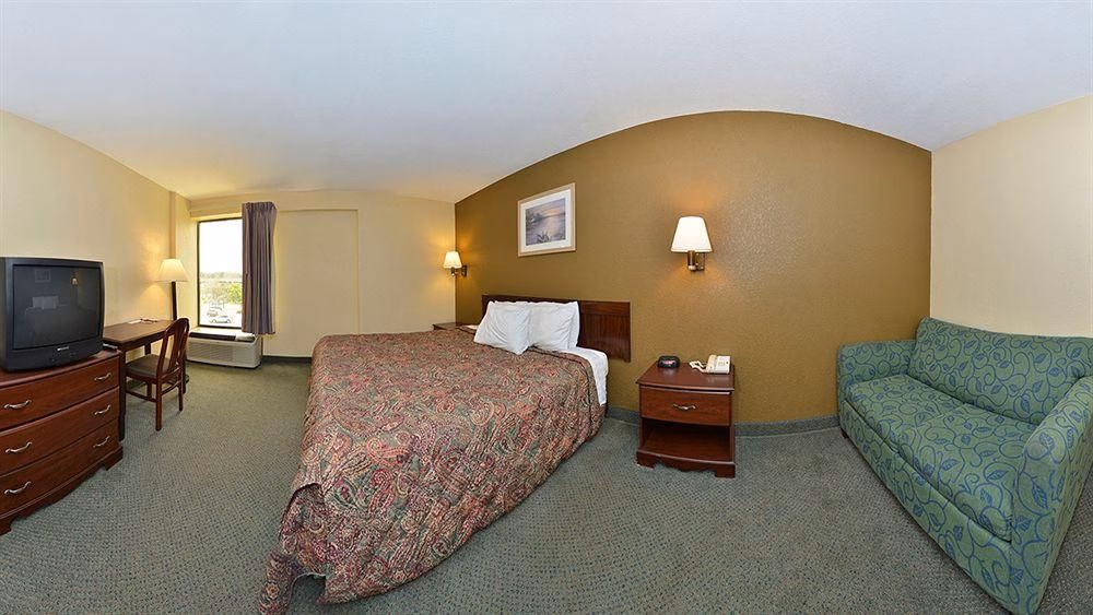 Days Inn Independence1