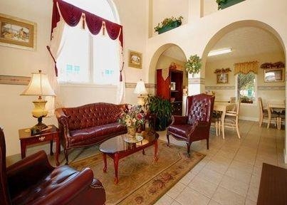 Econo Lodge  Inn & Suites0