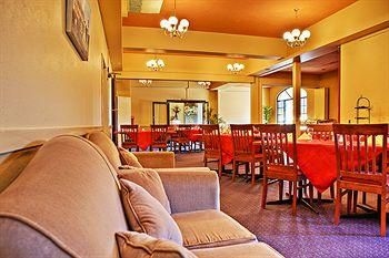 Governor Macquarie Motor Inn4