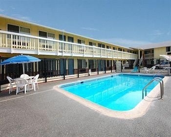 Econo Lodge1