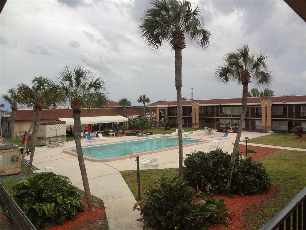 The Palms Island Resort & Marina3