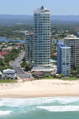 Pacific Views Resort0