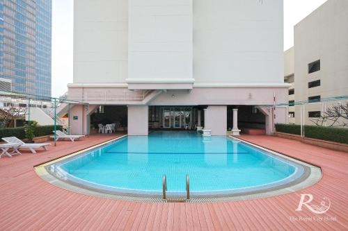 โรงแรมรอยัล ซิตี้ (The Royal City Hotel)3