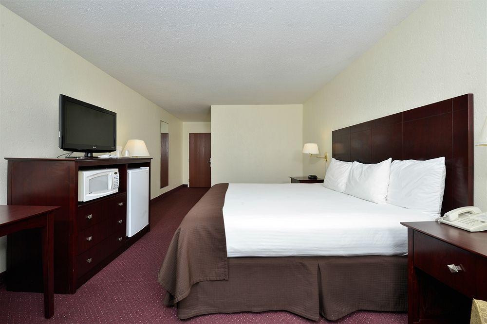 Best Western Executive Inn3