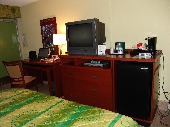 Quality Inn and Suites Hollywood Boulevard3