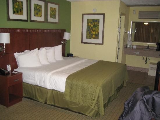 Quality Inn and Suites Hollywood Boulevard2