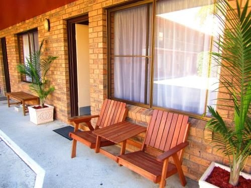 Royal Palms Motor Inn1