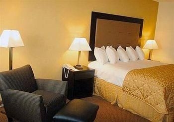 Clarion Inn & Suites4