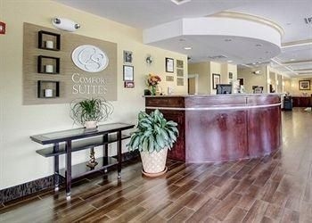Comfort Suites Biloxi1