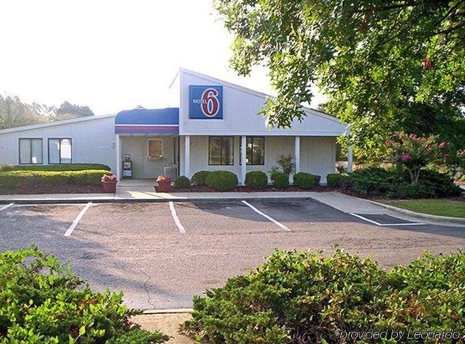 Motel 6 Pinehurst4