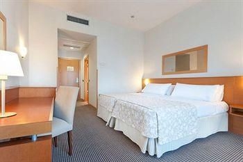 Tryp Leon Hotel1