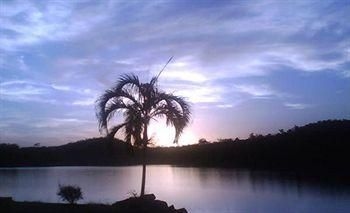 Lake Bennett Resort2