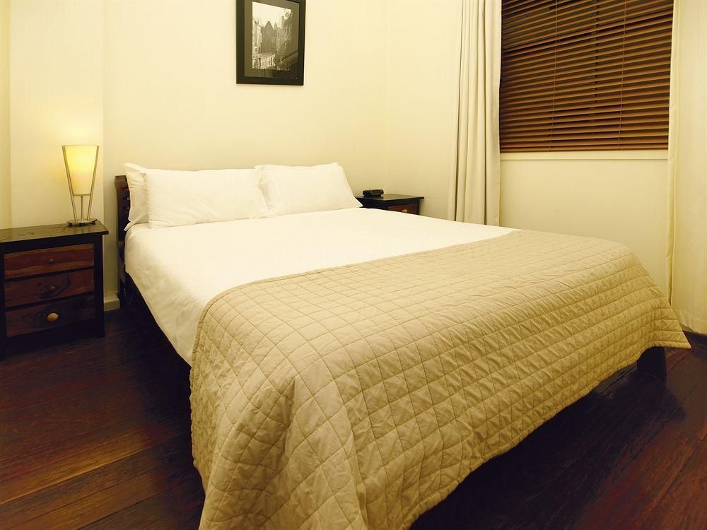 Oaks Goldsbrough Apartments1