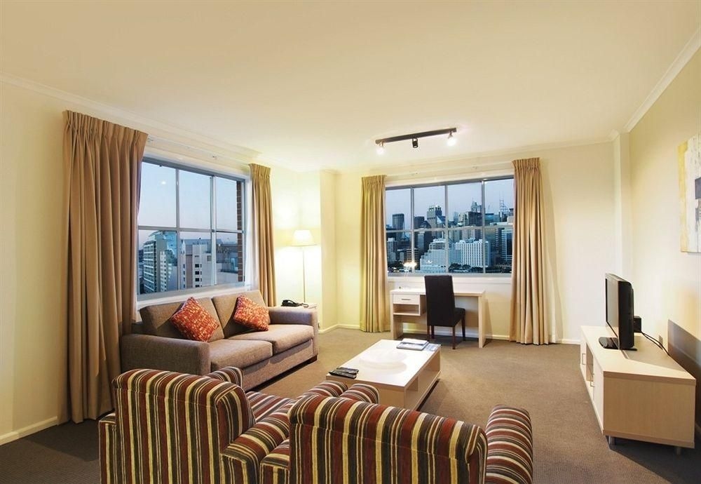 Oaks Goldsbrough Apartments0
