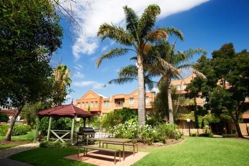 Comfort Apartments Royal Gardens4
