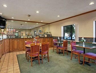 Travelodge Glenview, Il1