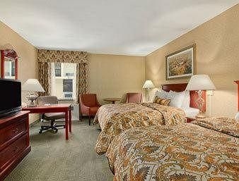 Midwest Hotel & Conference Center3