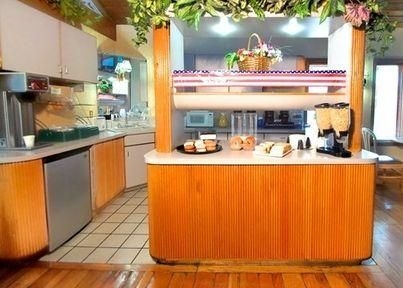 Econo Lodge Inn & Suites Colonie Center Mall2