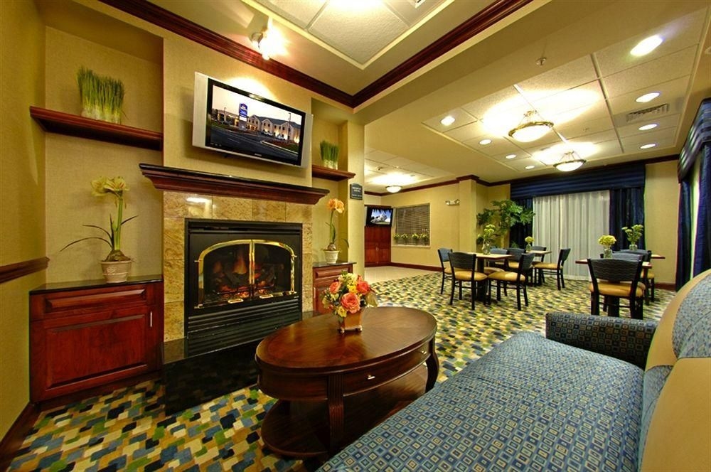 Best Western Monroe Inn & Suites4