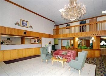 Quality Inn & Suites Bloomington West0