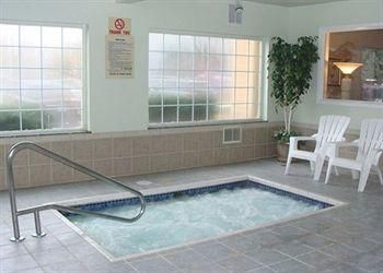 Rodeway Inn4