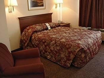 Crestwood Suites Austin2