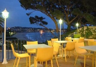 Caleta Park1