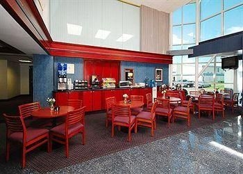 Econo Lodge3