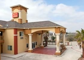 Econo Lodge  Inn & Suites0