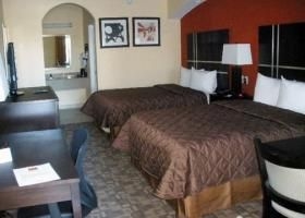Econo Lodge  Inn & Suites1