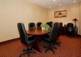 La Quinta Inn & Suites by Wyndham Lake George1