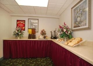 Baymont by Wyndham Lake George3