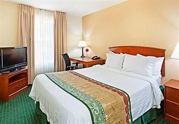 TownePlace Suites by Marriott Charlotte Arrowood4