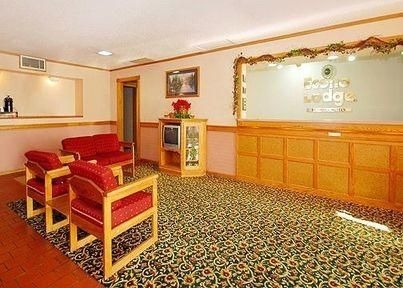 Econo Lodge Jackson2