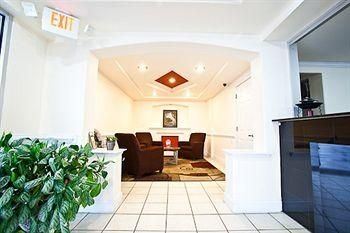 Econo Lodge Oyster Point3