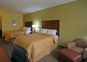 Comfort Inn & Suites2