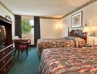 Ramada Henderson Ky4