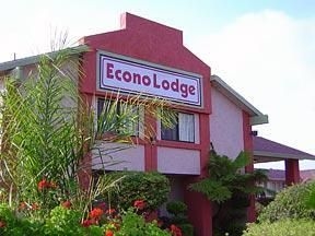 Econo Lodge North1
