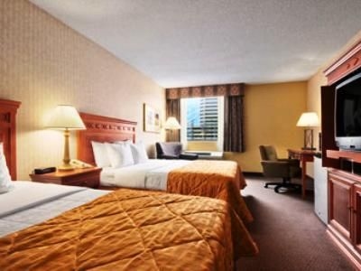 Clarion Hotel Park Central3