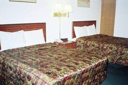 Rodeway Inn2