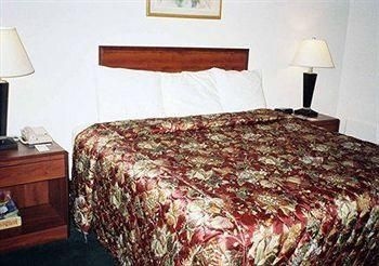 Rodeway Inn4
