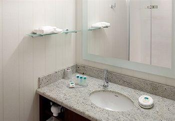Springhill Suites Alexandria Tech Center4