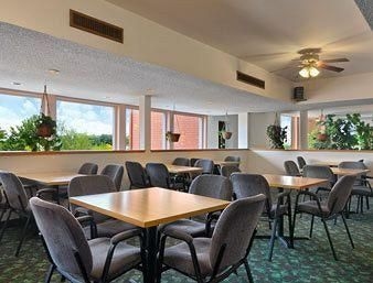 Howard Johnson Lawrence, Ks1