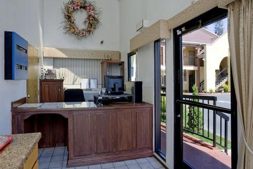Americas Best Value Inn2